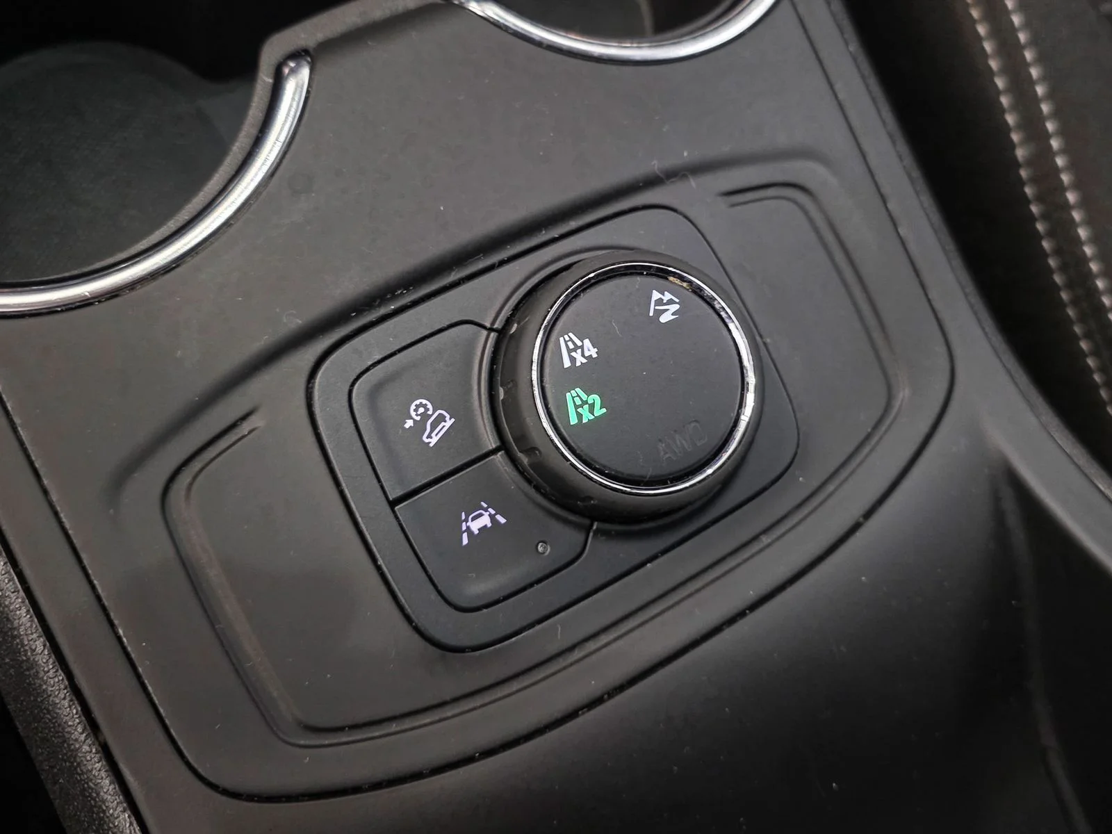 Used 2024 Black GMC SLE image 26