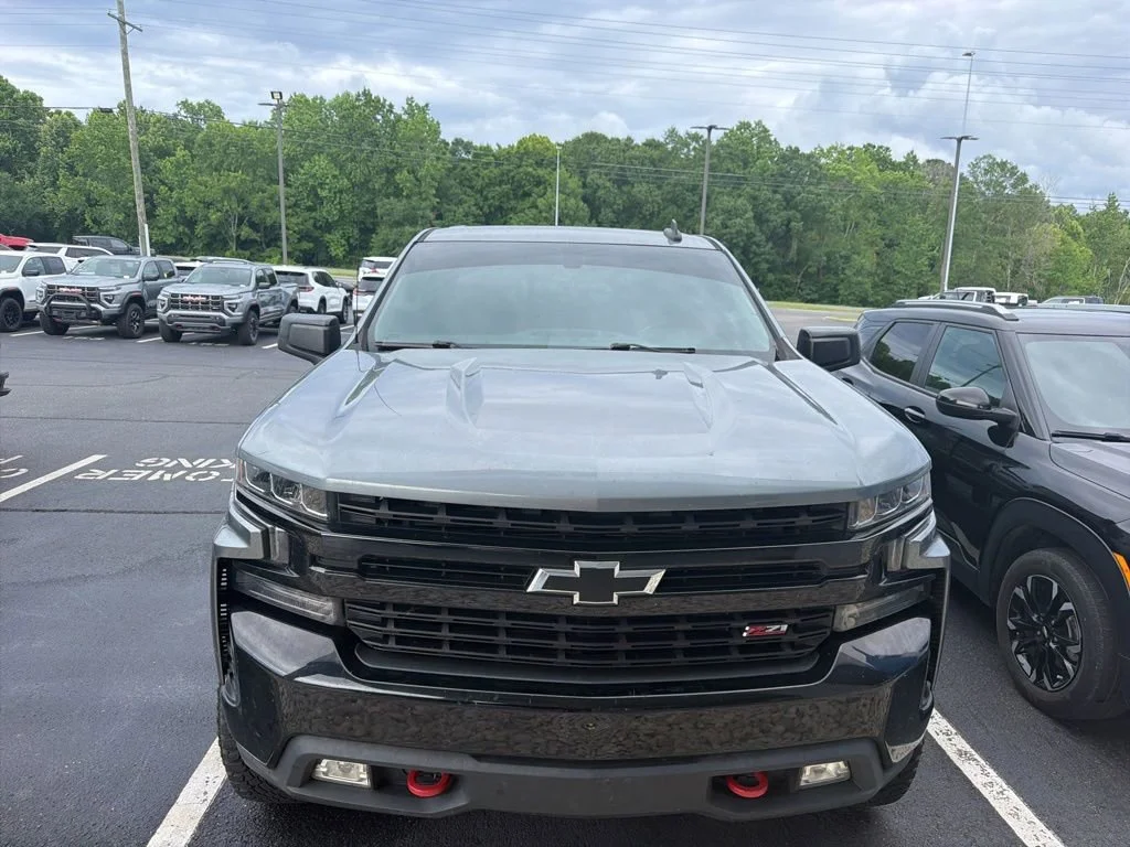 Used 2020 SATIN STEEL METALLIC Chevrolet LT Trail Boss image 3