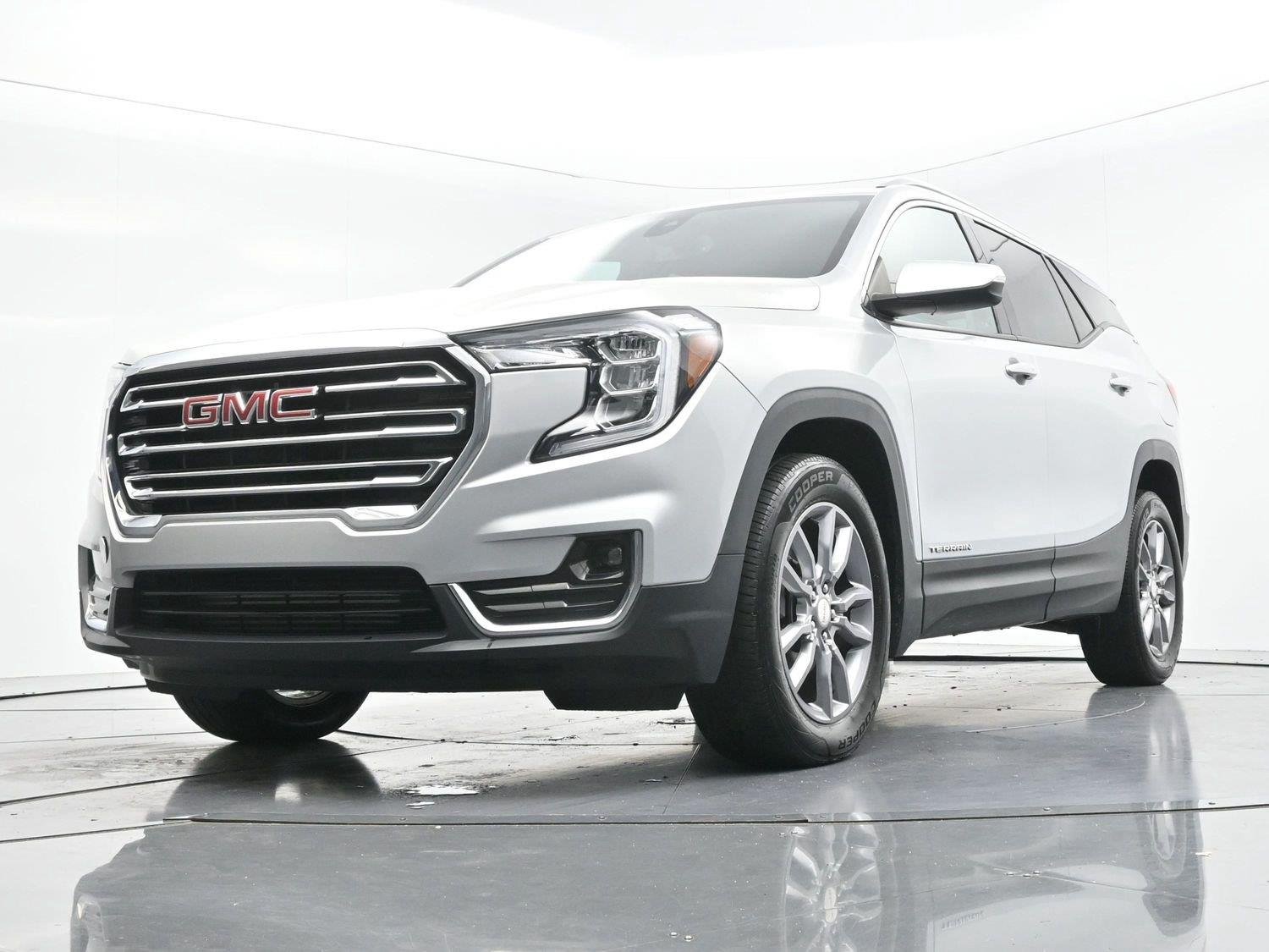 Used 2022 QUICKSILVER METALLIC GMC SLT image 44
