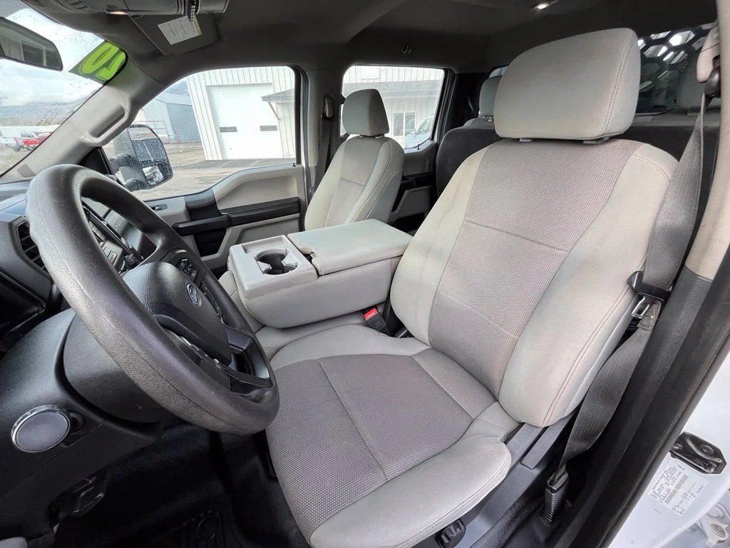 Used 2022 White Ford XL image 9