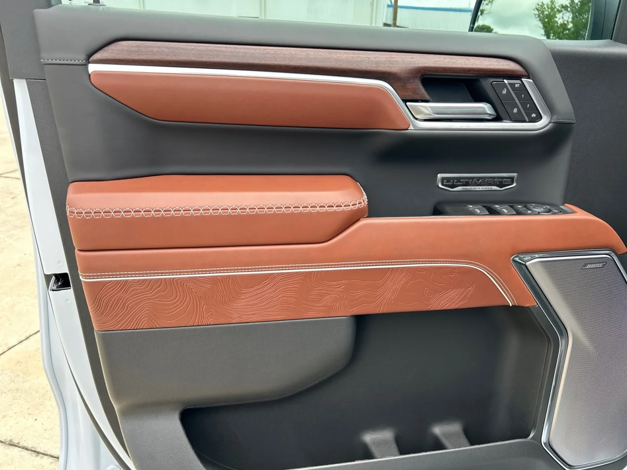 New 2026 Glacier White Tricoat GMC Denali Ultimate image 10
