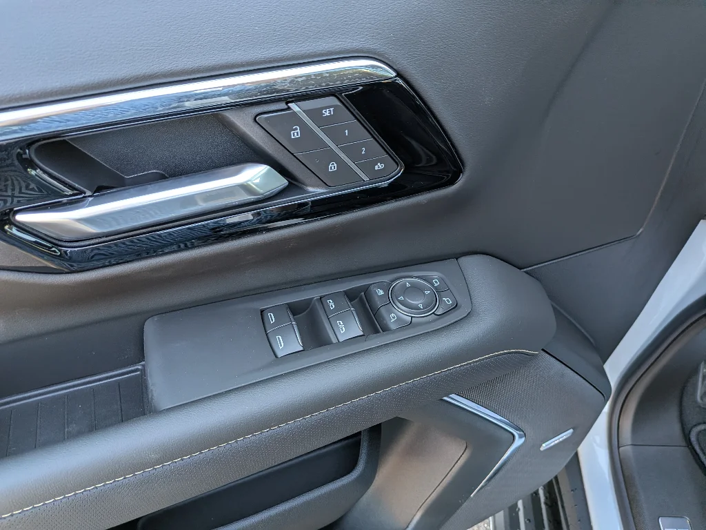 New 2026 Polar White Tricoat Chevrolet Premier image 12