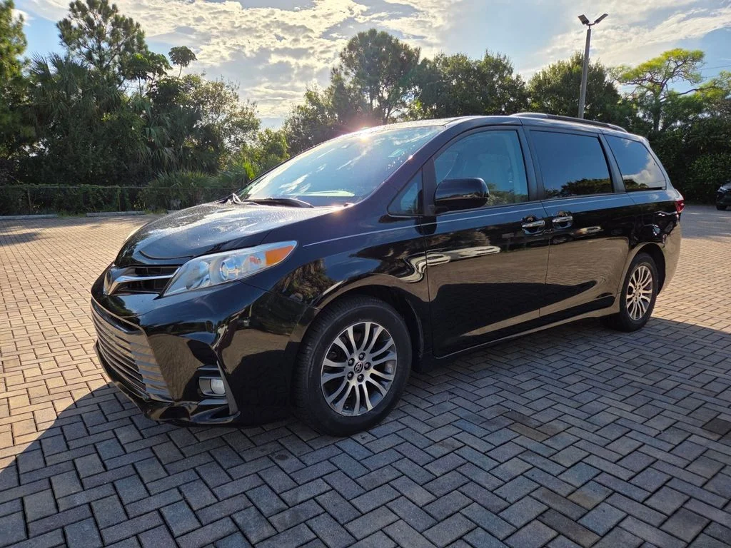 Certified Used 2020 Black Toyota XLE image 3