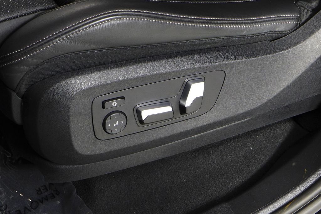 Used 2024 Black Sapphire Metallic BMW sDrive40i image 23
