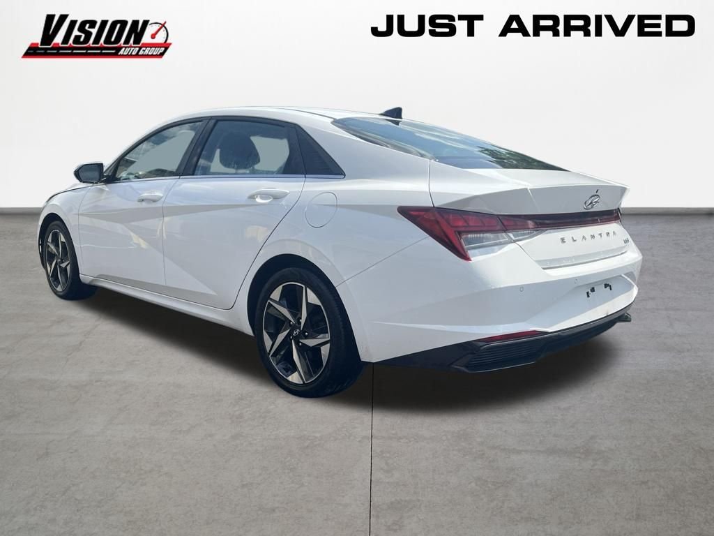 Used 2023 White Hyundai Limited image 4