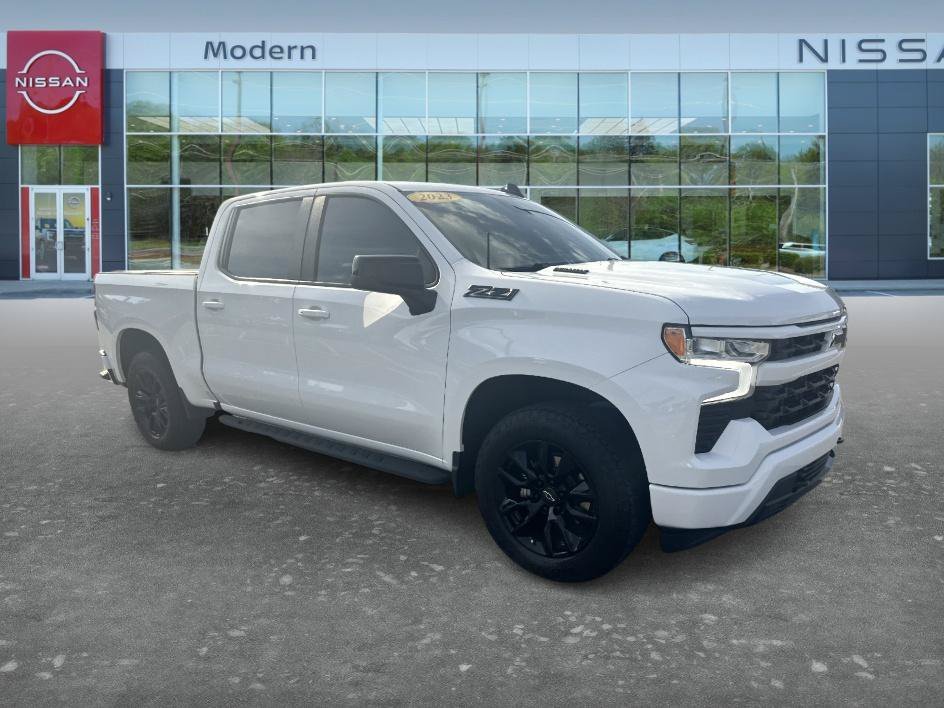 Used 2023 Summit White Chevrolet RST image 3
