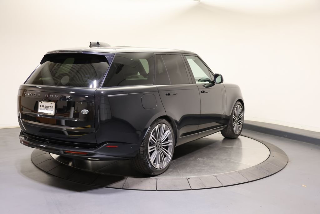 Certified Used 2023 Santorini Black Metallic Land Rover SE image 5
