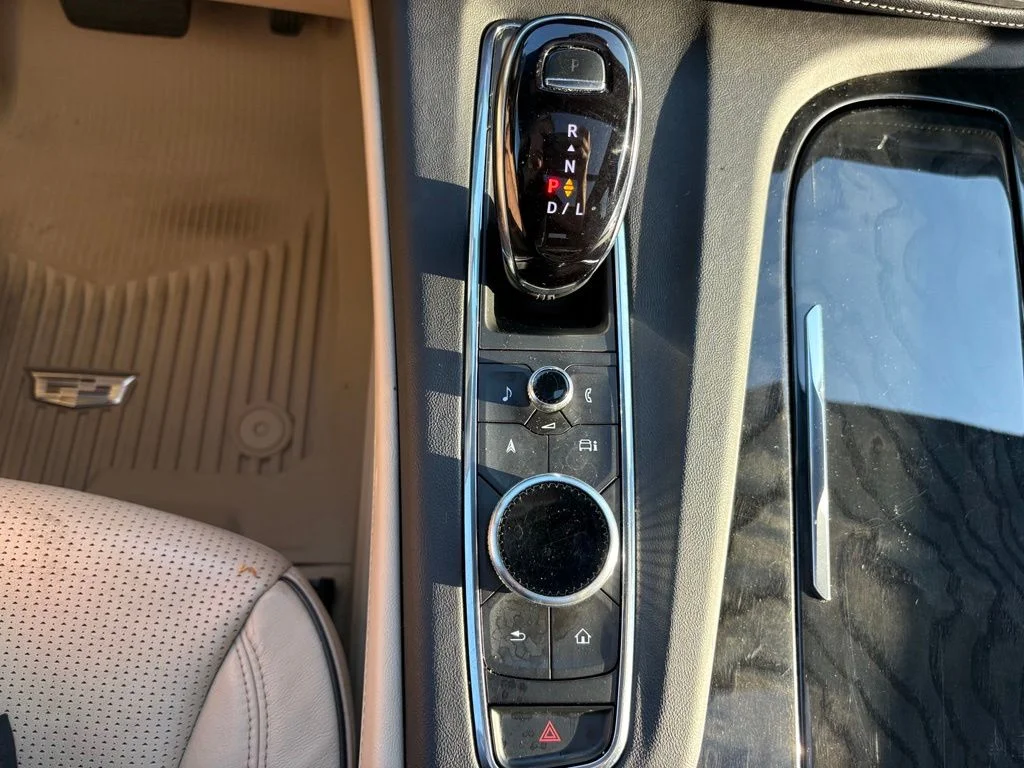 Used 2024 White Cadillac Premium Luxury image 23