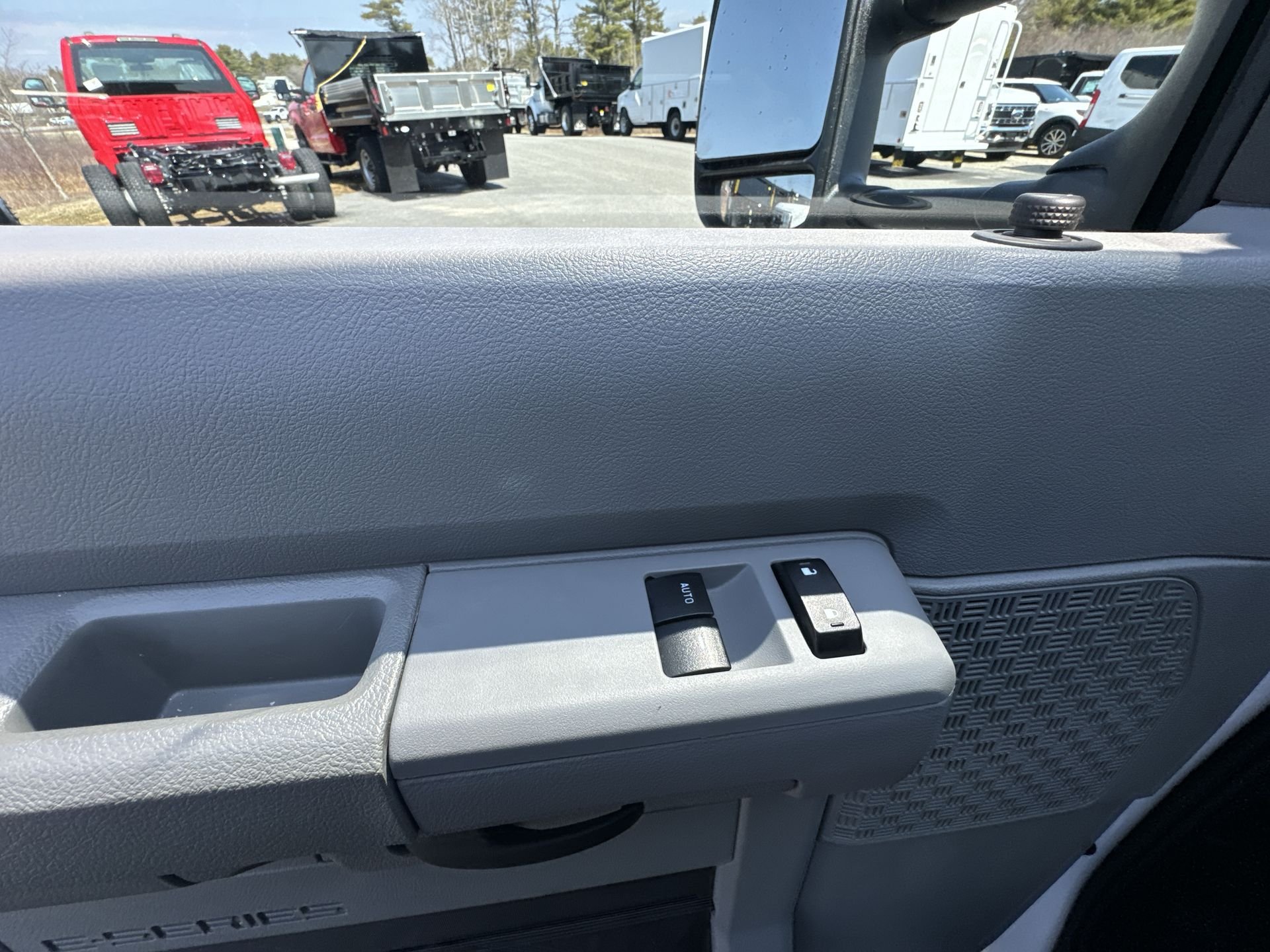 2026 Ford E-Series Cutaway Base - Photo 7