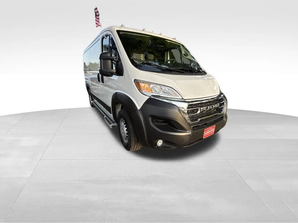 Used 2025 White Ram Base image 12