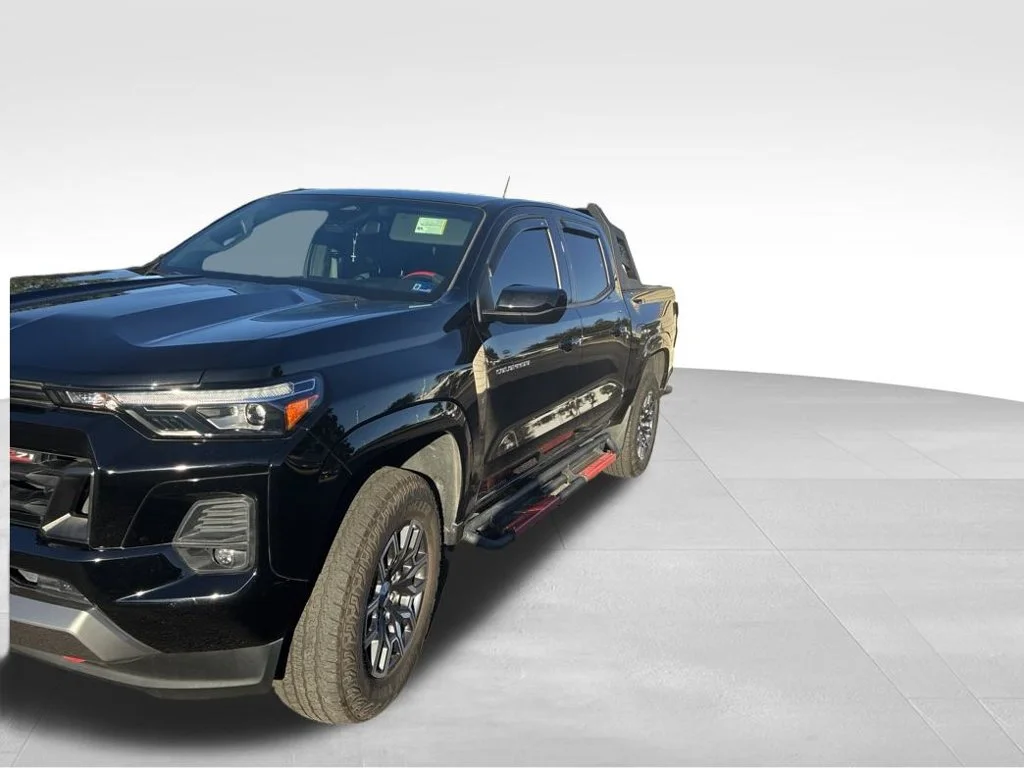Used 2023 Black Chevrolet Z71 image 7