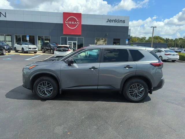 Used 2021 Gray Nissan S image 11