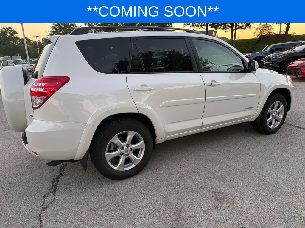 Used 2010  Toyota Limited image 6