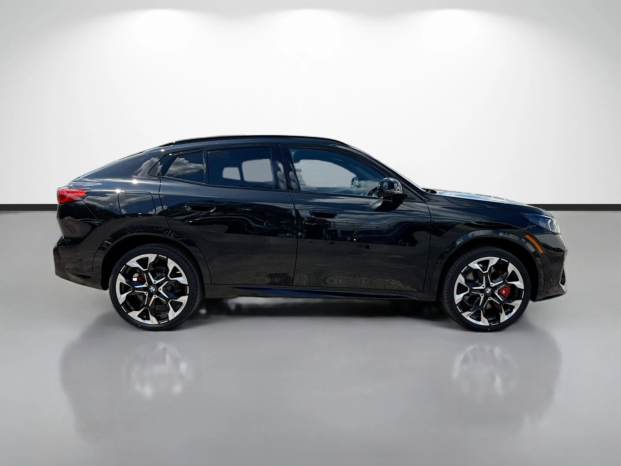 New 2026 Black Sapphire Metallic BMW xDrive28i image 2