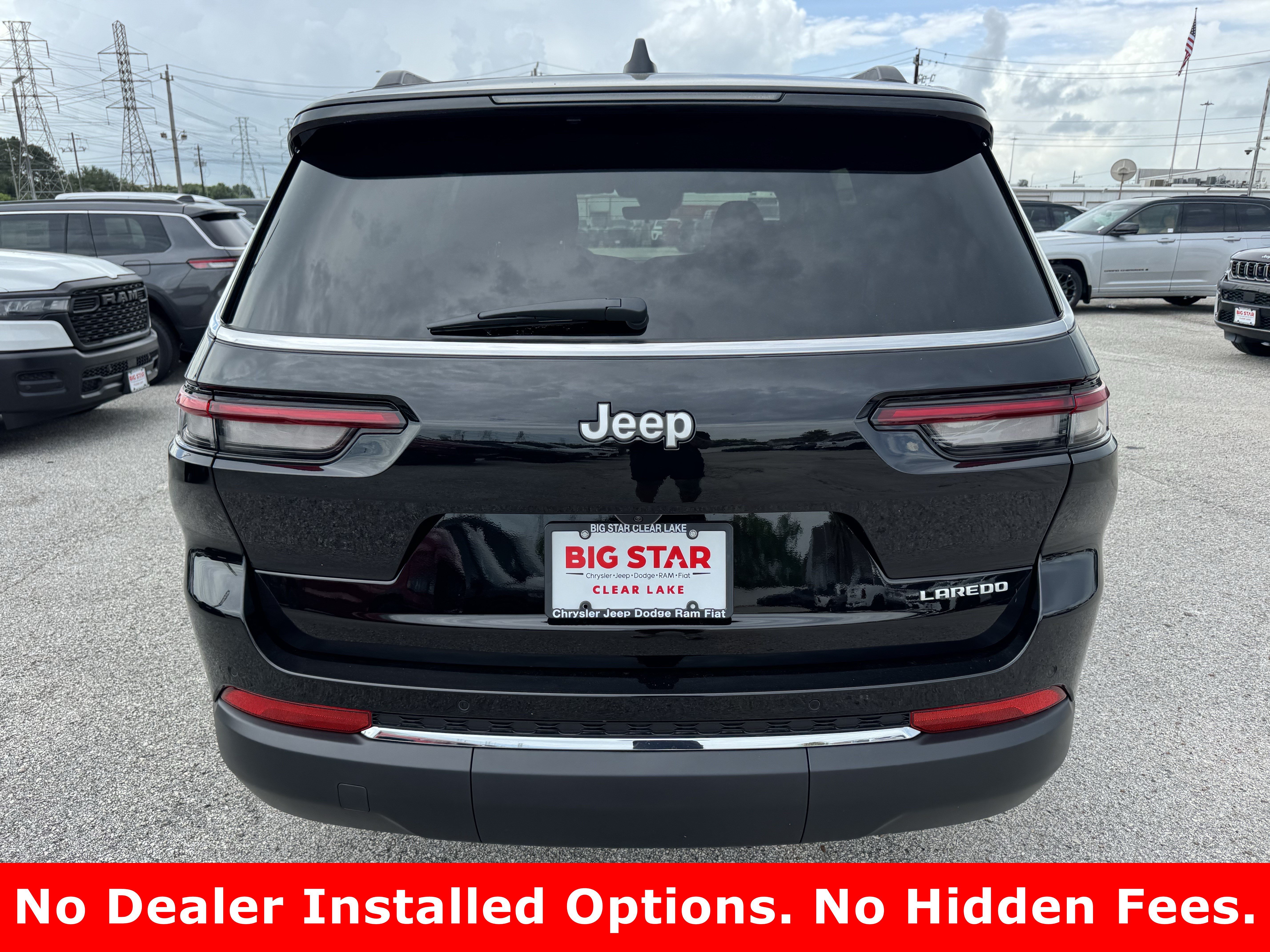 New 2026 Diamond Black Crystal Pearl-Coat Exterior Paint Jeep Laredo image 6