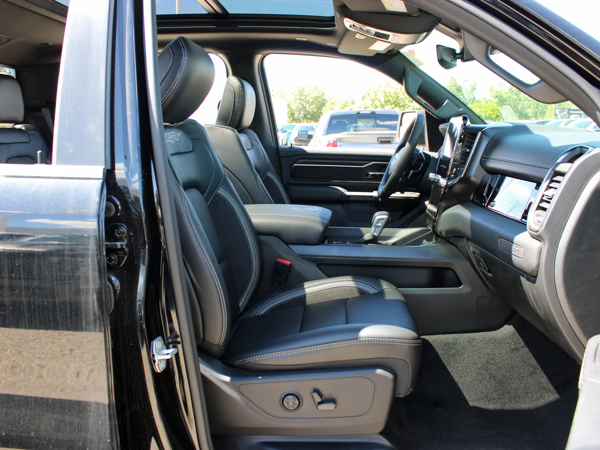 New 2026 Black RAM Sport* image 13