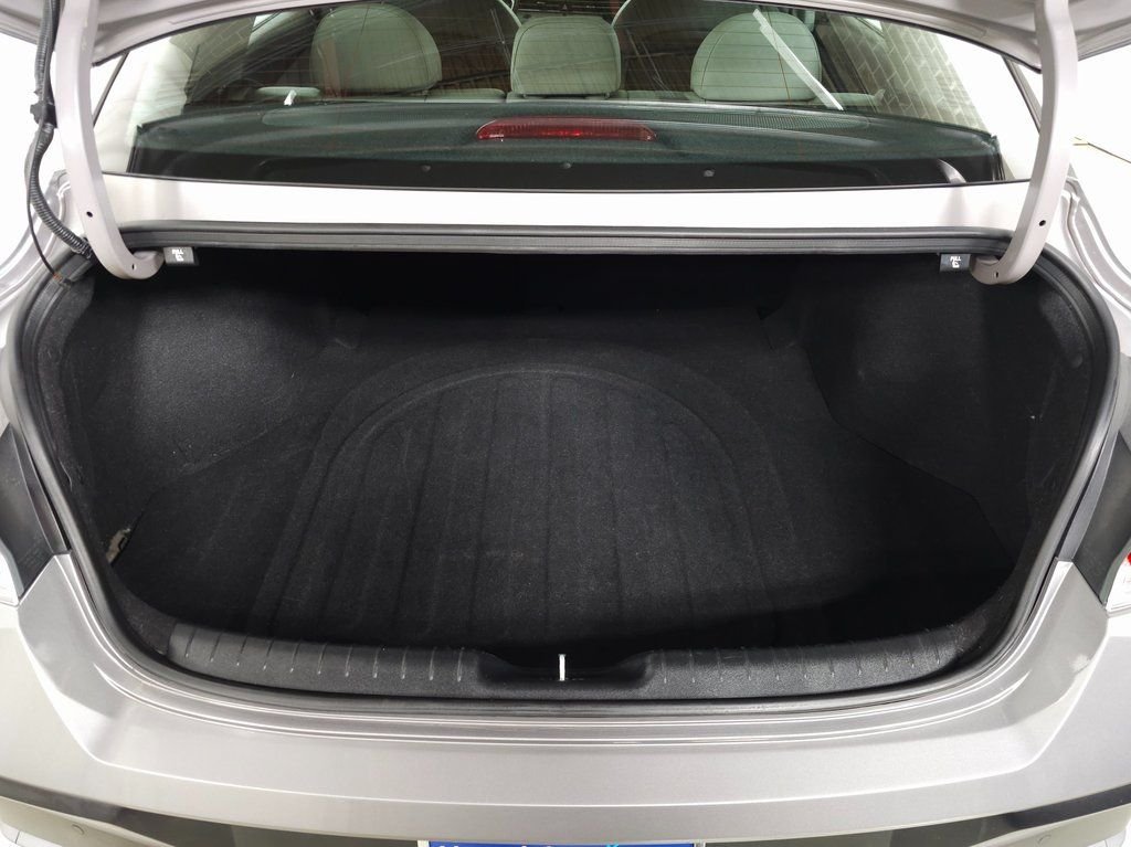 2024 Hyundai Elantra Limited - Photo 8