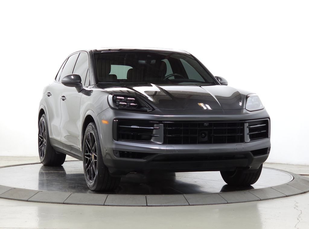 2024 Porsche Cayenne -'s photo