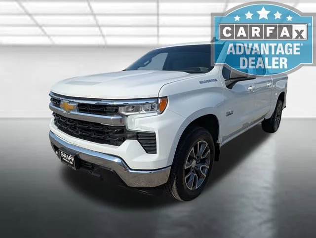 Used 2024 Summit White Chevrolet LT image 28