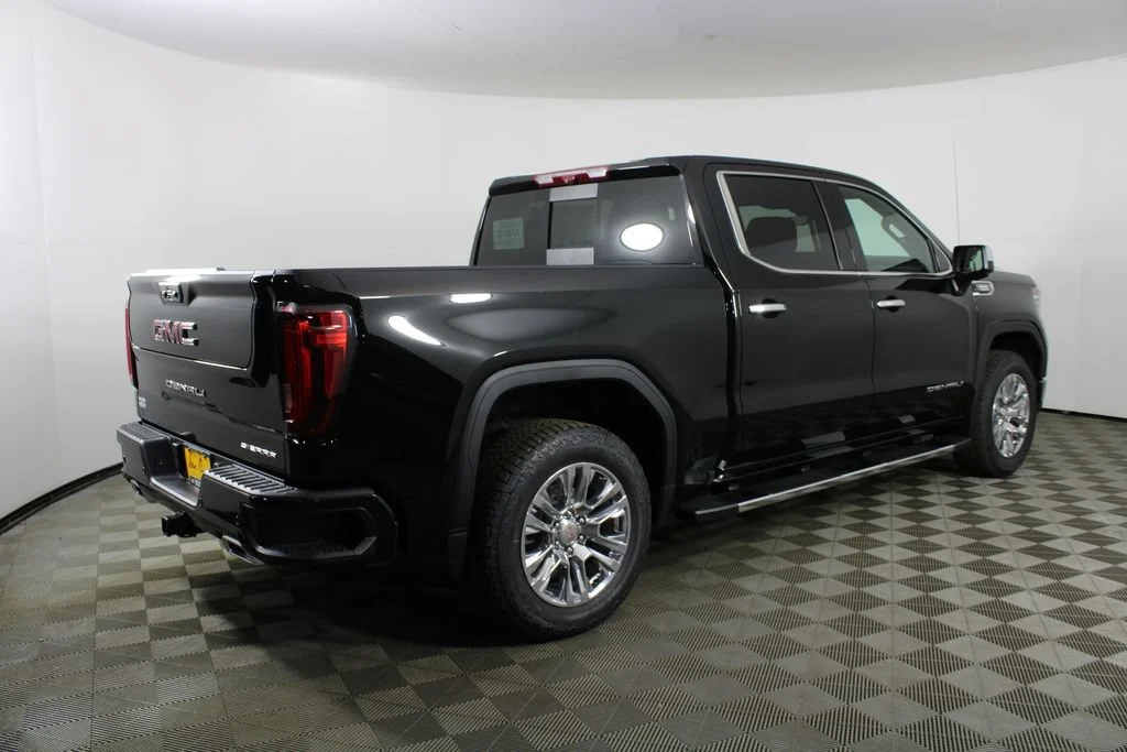 2026 GMC Sierra 1500 Denali - Photo 5