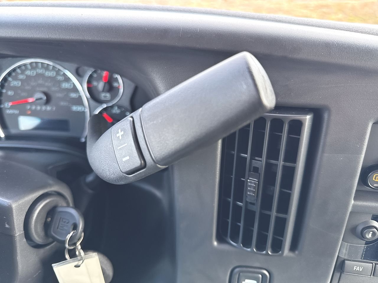 2025 Chevrolet Express Cargo Work Van - Photo 39