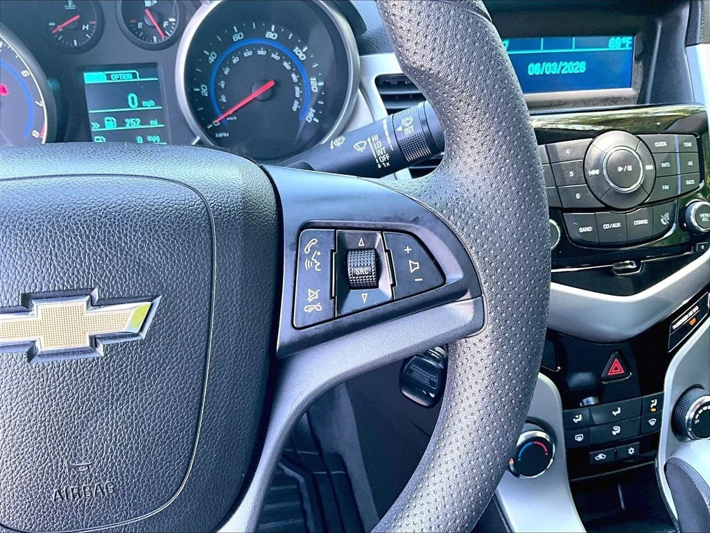 Used 2016 White Chevrolet LS image 23