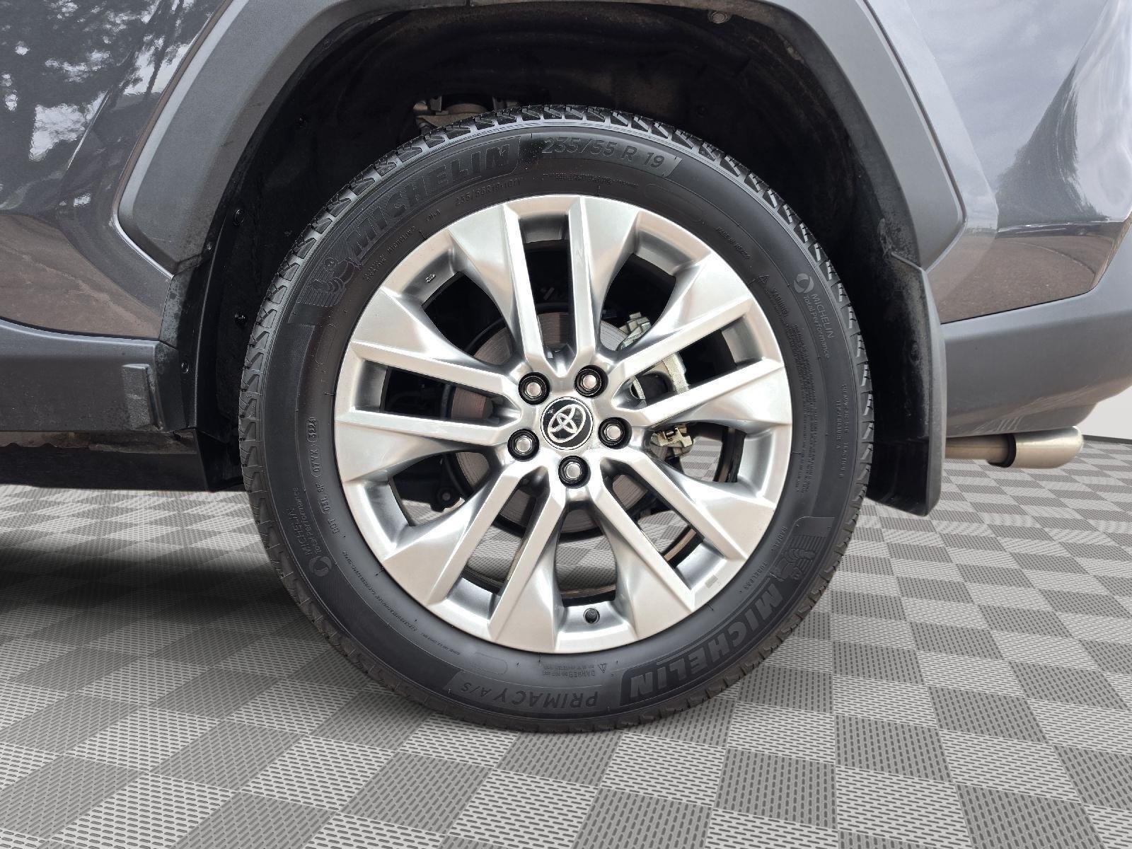 Certified Used 2024 Magnetic Gray Metallic Toyota XLE Premium image 15