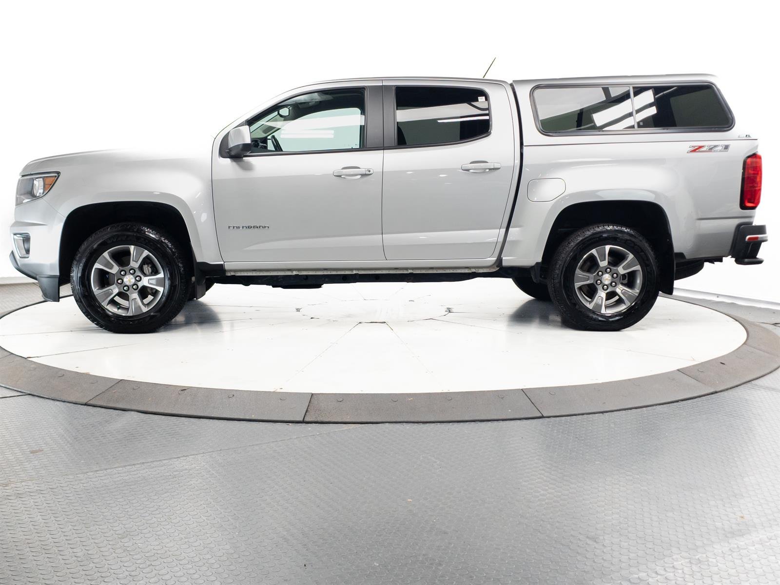 Used 2018 Silver Chevrolet Z71 image 7