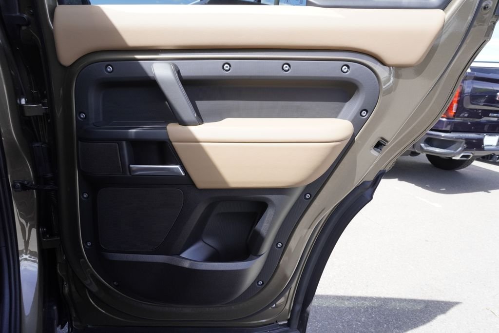 New 2026 Gondwana Stone Land Rover X-Dynamic SE image 25