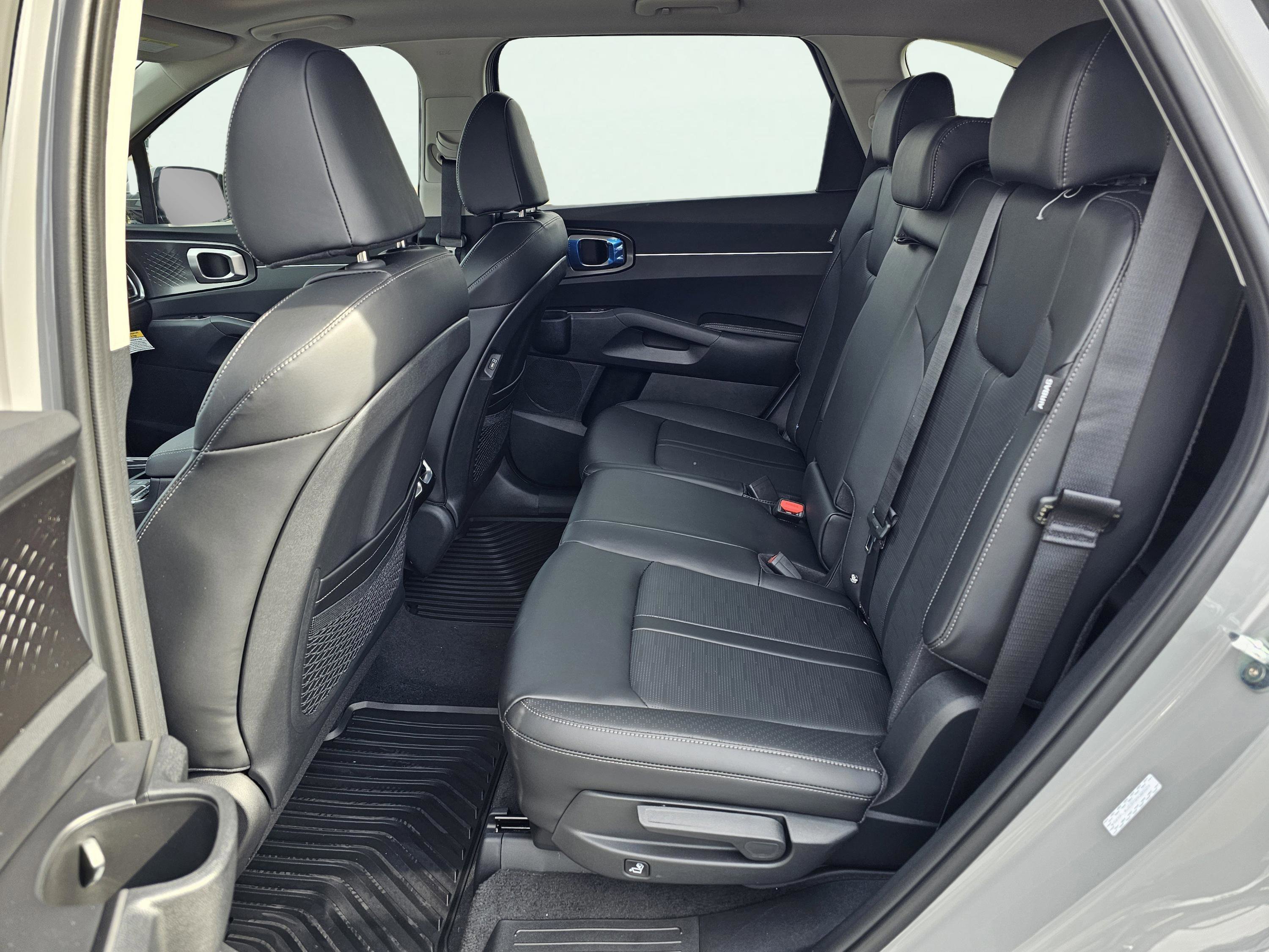 New 2026 Wolf Gray Kia S image 31