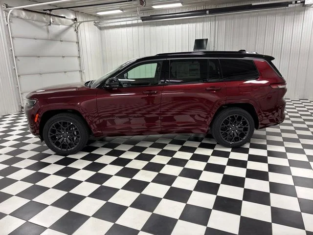2026 Jeep Grand Cherokee L Summit 4x4's photo