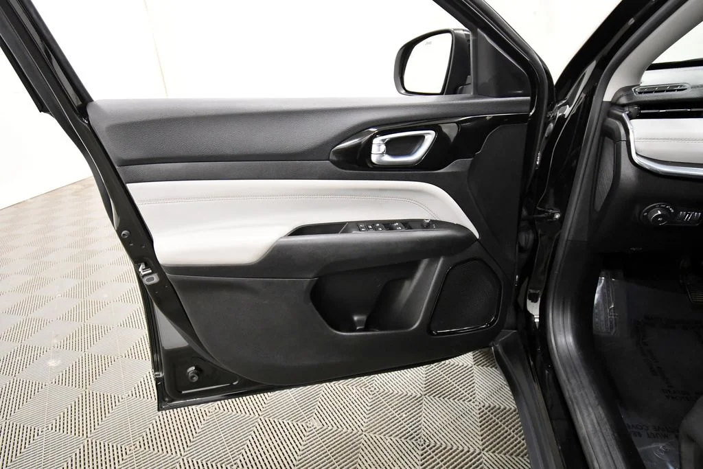Used 2022 Black Jeep Limited image 13