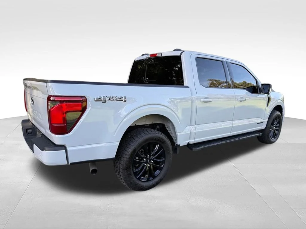 Used 2024 Avalanche Ford XLT image 5