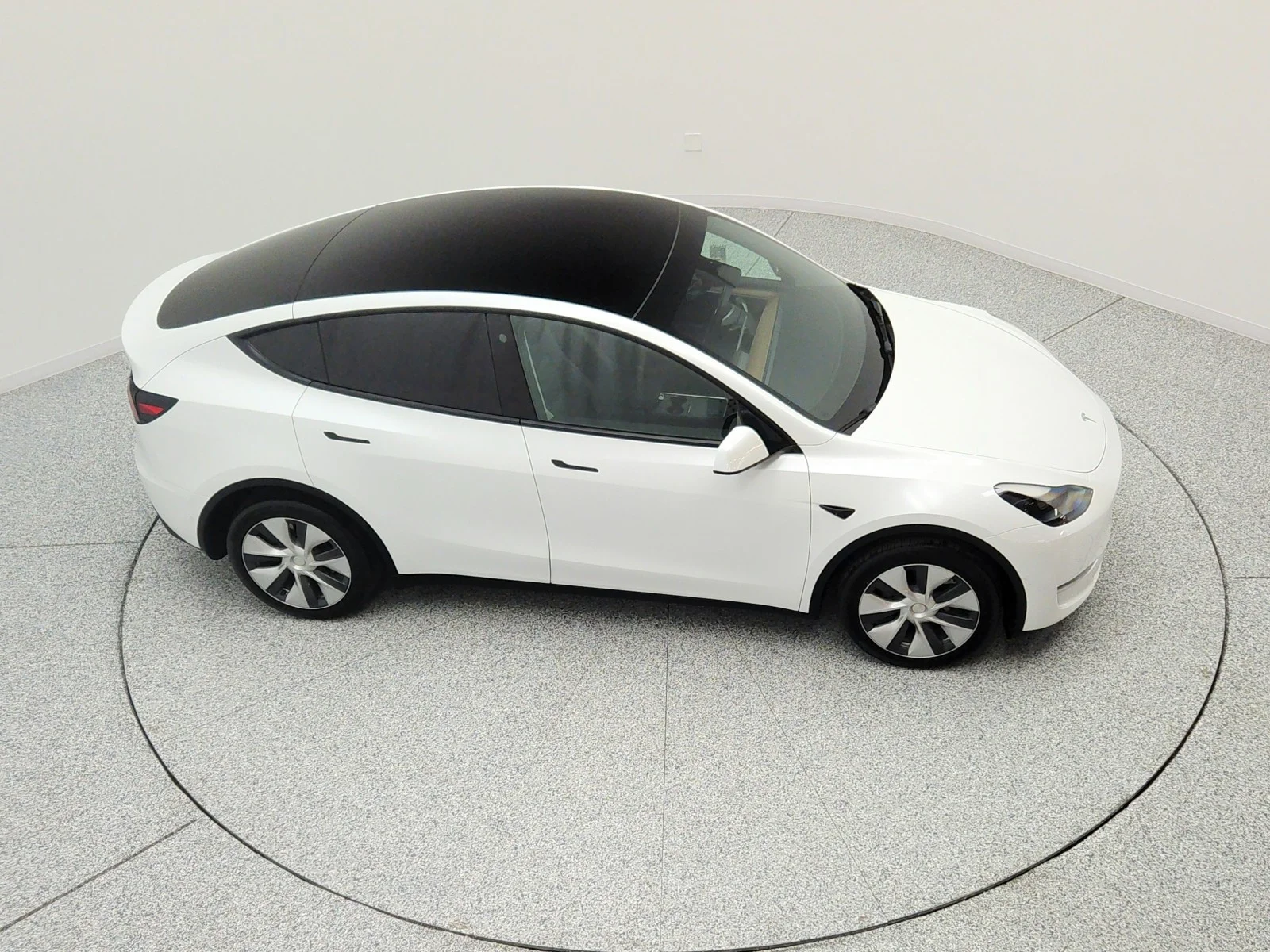 Used 2022 Pearl White Multi-Coat Tesla Long Range AWD image 24