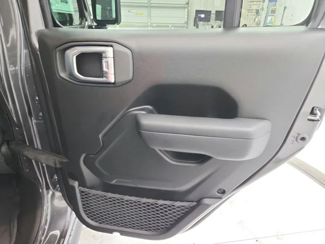 New 2026 Granite Crystal Metallic Clearcoat Jeep Willys image 35