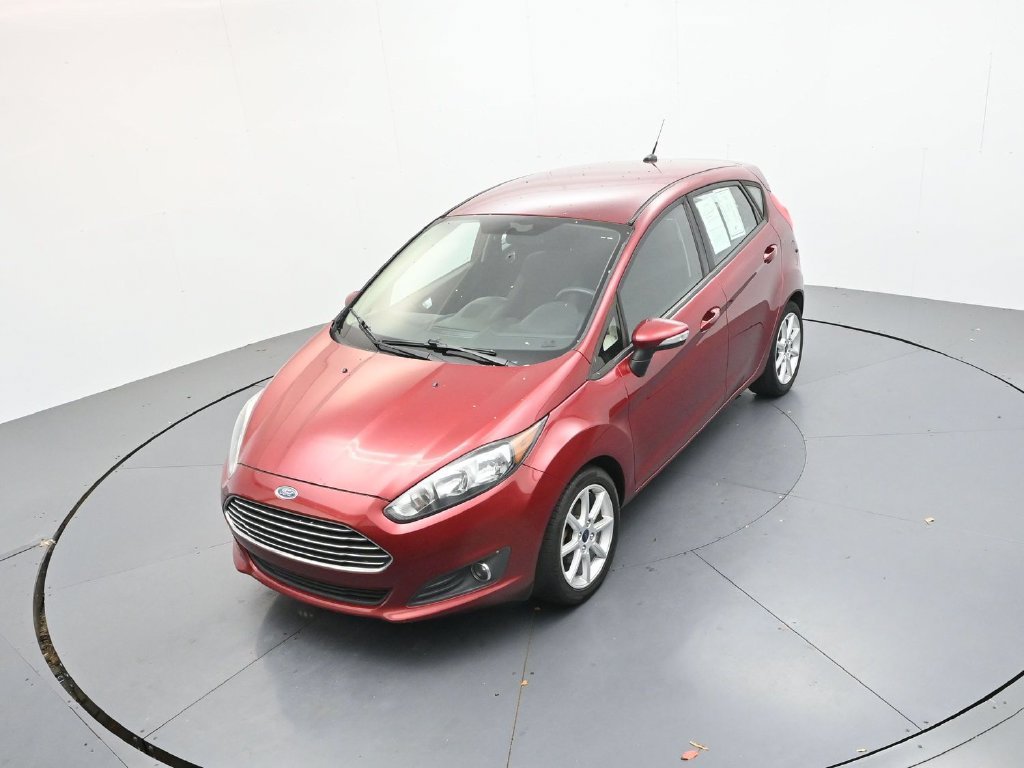 Used 2015 Red Ford SE image 18