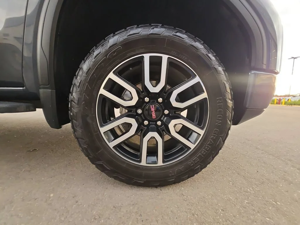 Used 2021 DARK SKY METALLIC GMC AT4 image 28