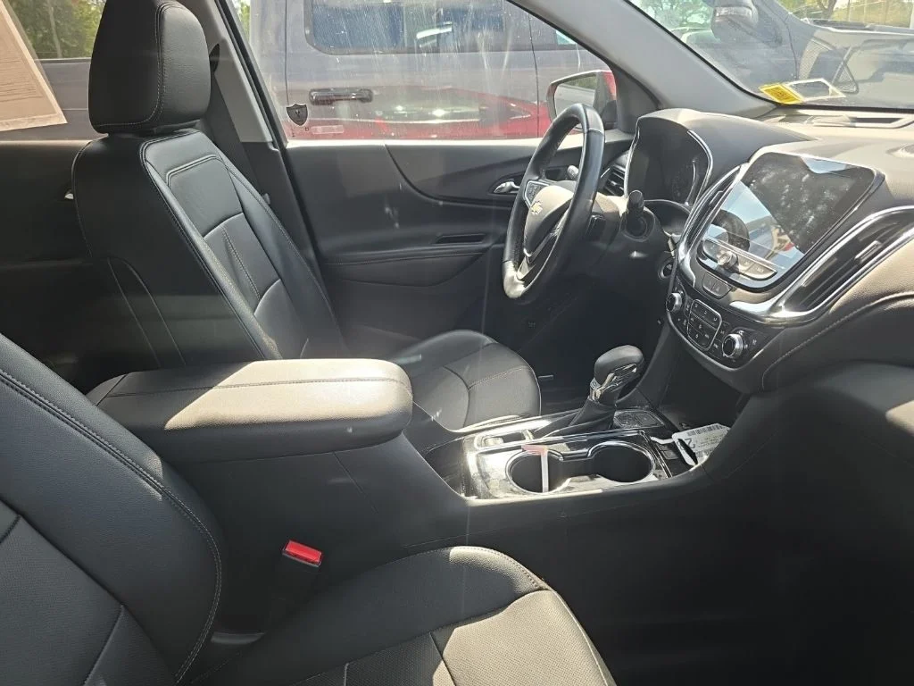 Used 2023 Red Chevrolet Premier image 5