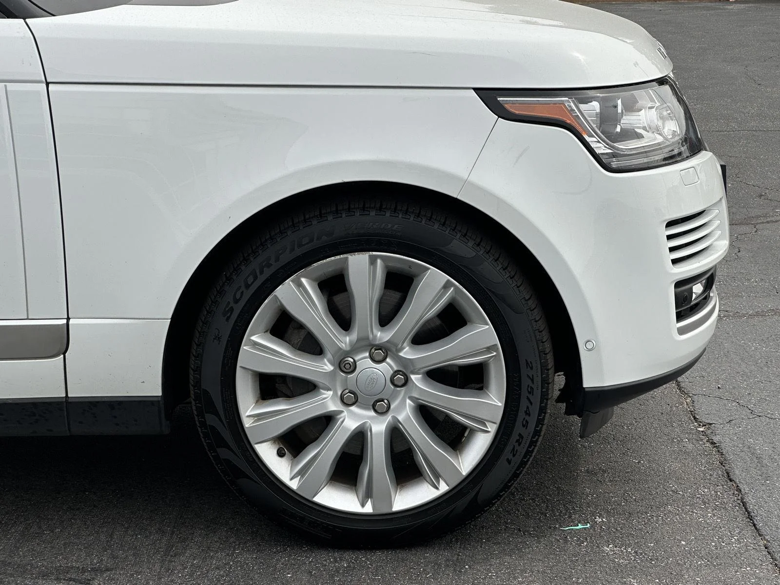 Used 2017 Fuji White Land Rover 5.0L V8 Supercharged image 49