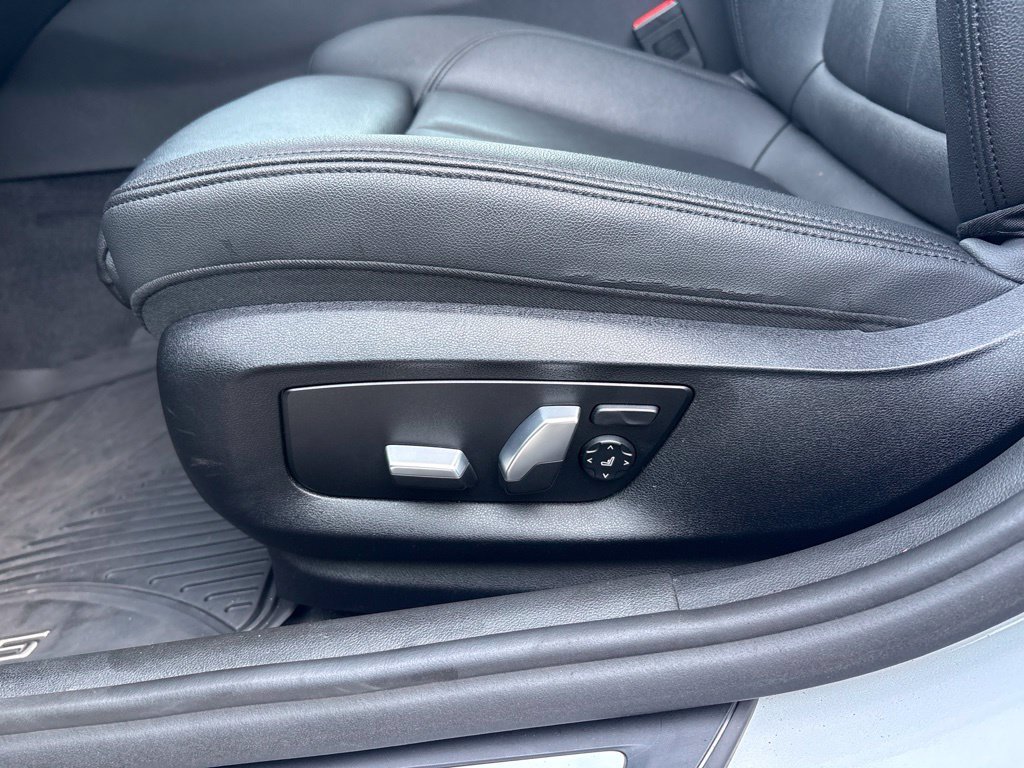 Used 2018 Glacier Silver Metallic BMW 530i xDrive image 17