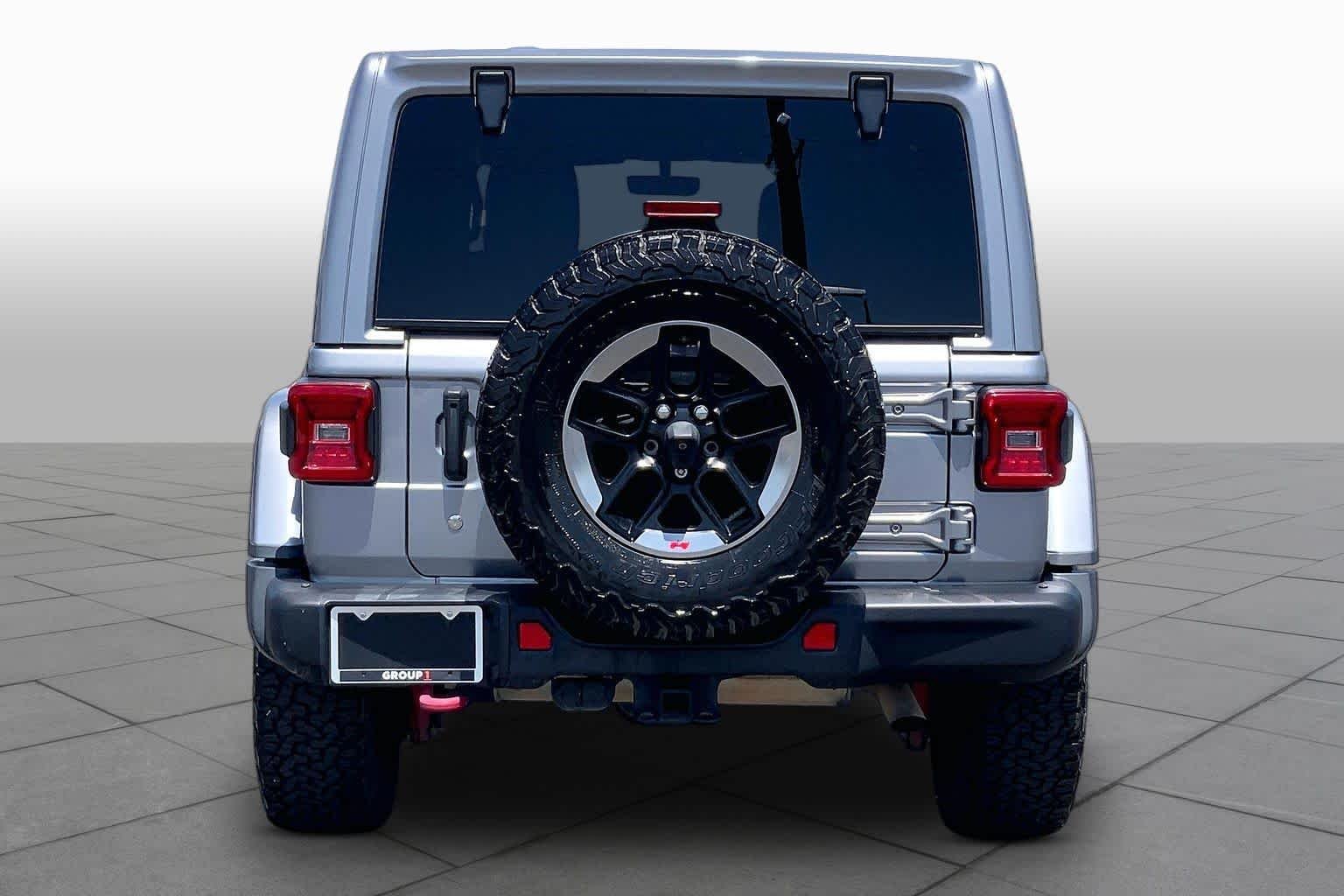 Used 2018 Billet Silver Metallic Clearcoat Jeep Rubicon image 5