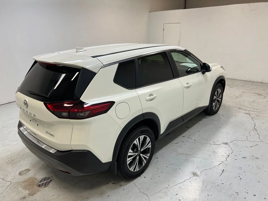 Used 2023 White Nissan SV image 3