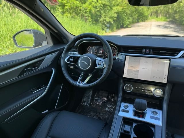New 2026 Carpathian Grey Jaguar P400 R-Dynamic S image 28