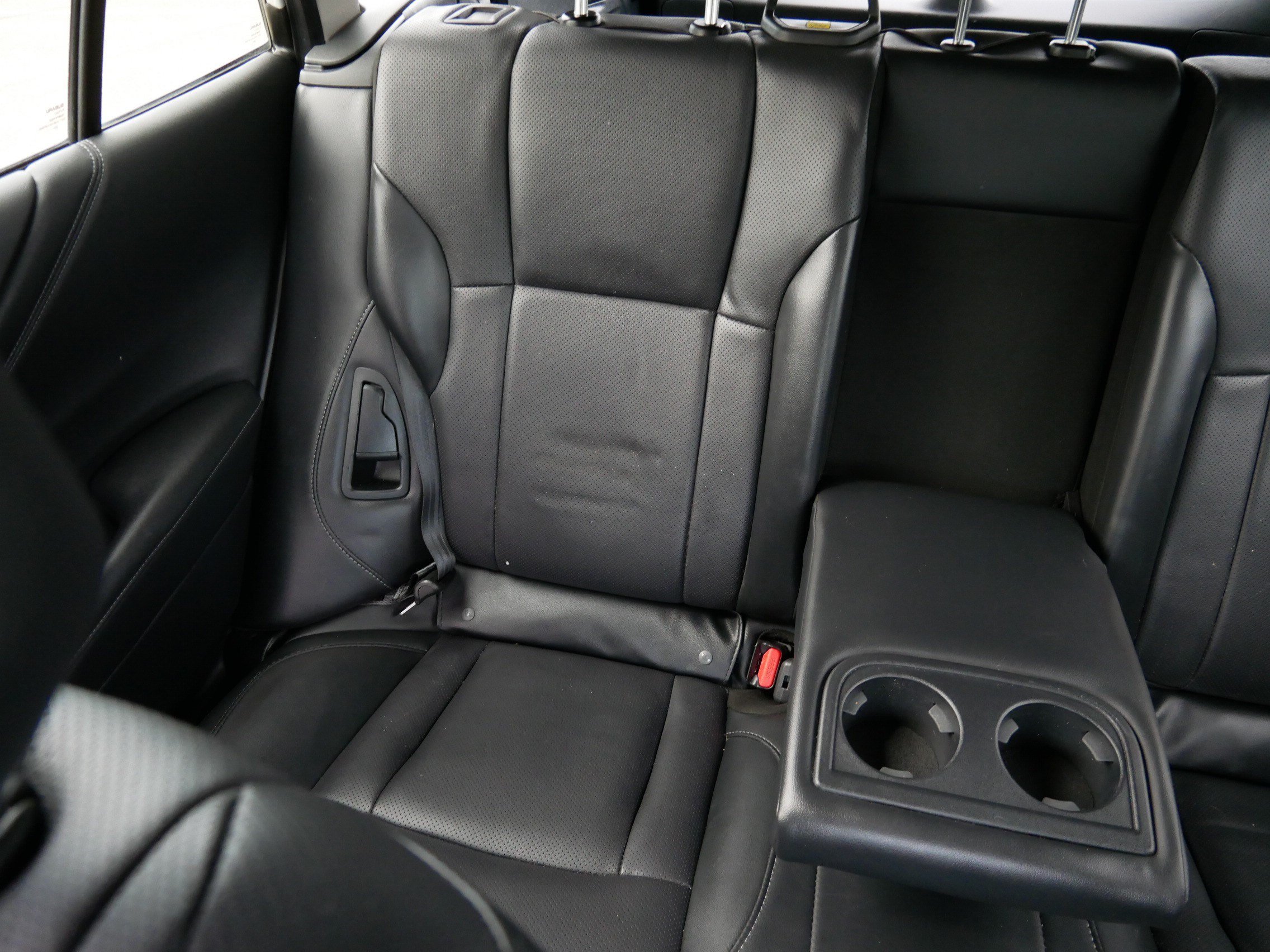 Used 2020 Crystal White Pearl Subaru Limited image 12
