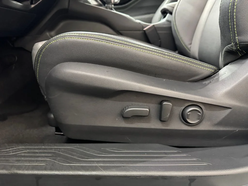 Used 2025 Silver Subaru Onyx Edition image 14