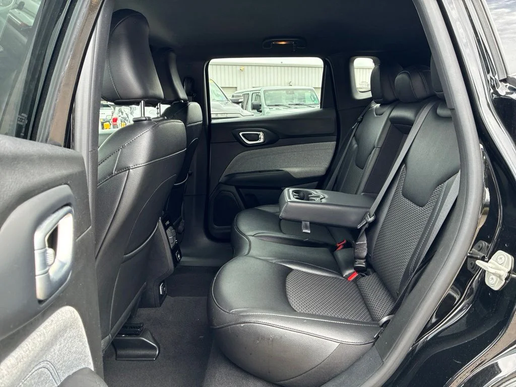 Used 2024 Black Jeep Latitude image 20
