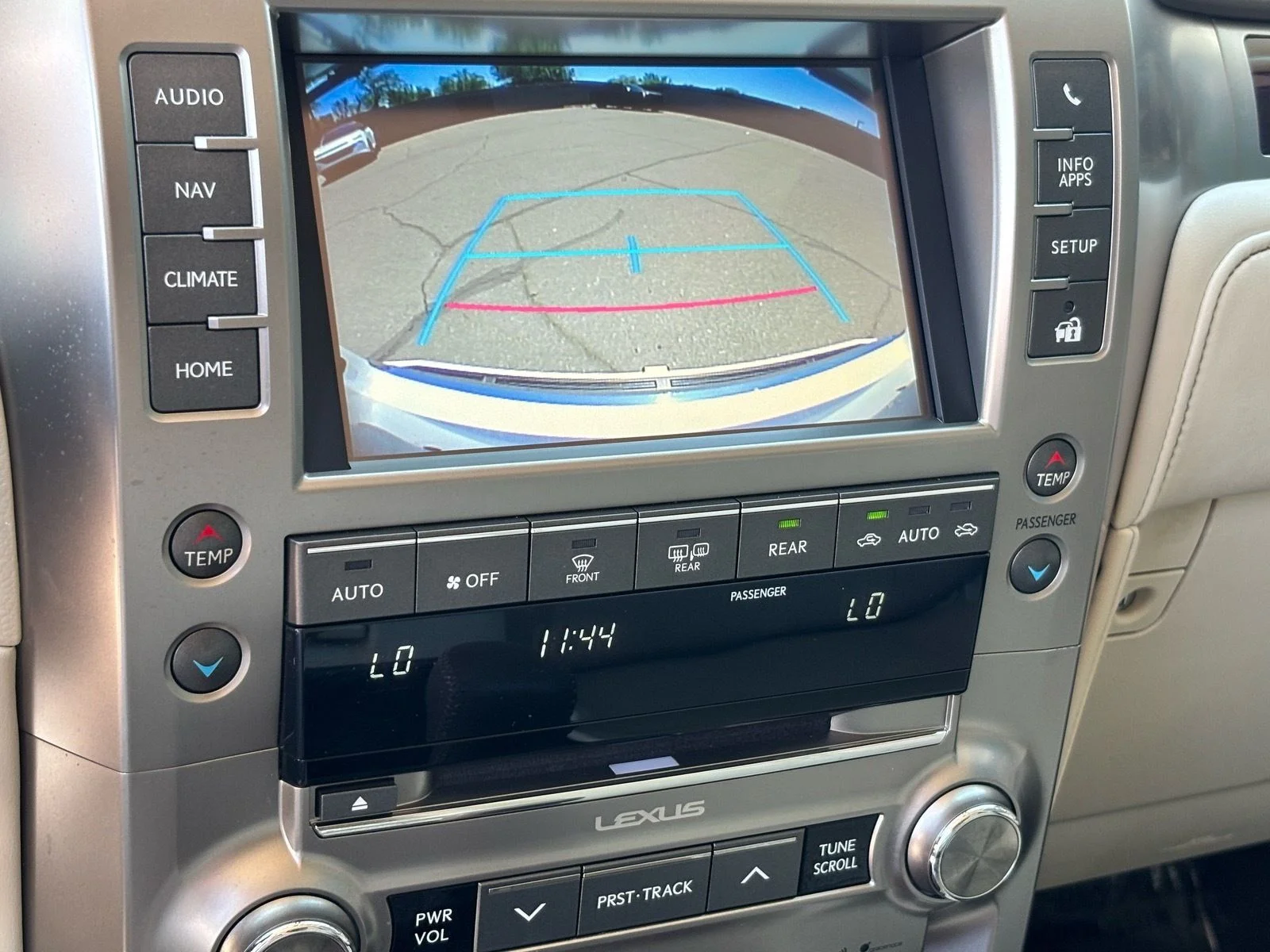 Used 2019 Starfire Pearl Lexus 460 image 24