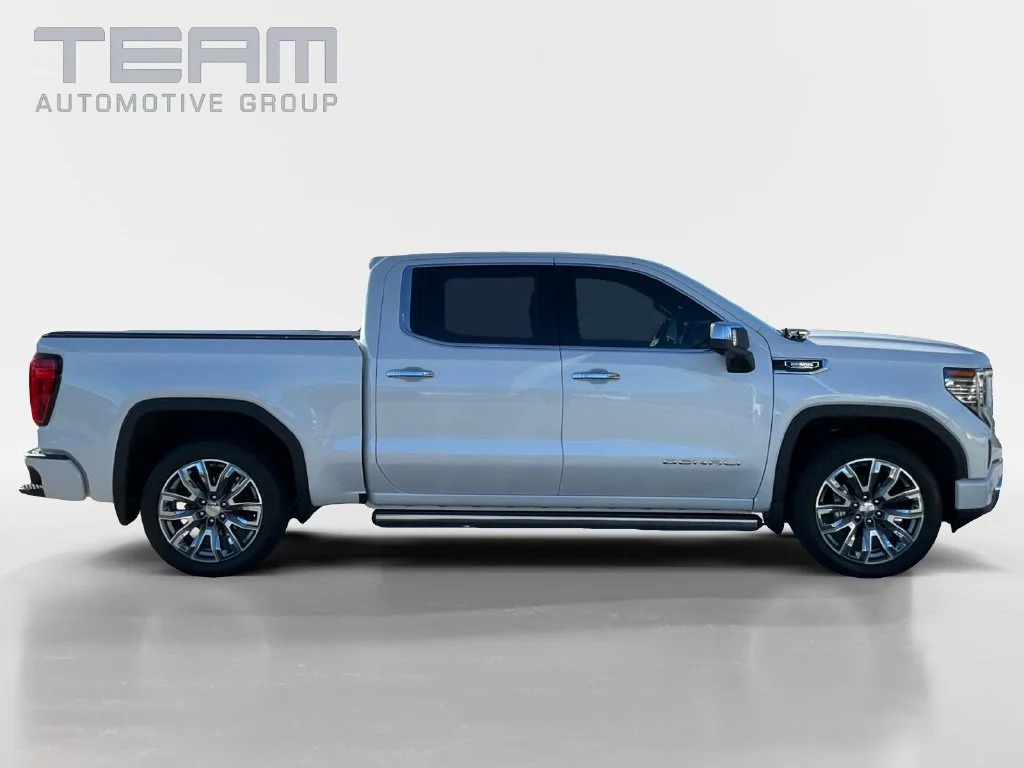 Used 2024 White Frost Tricoat GMC Denali image 8
