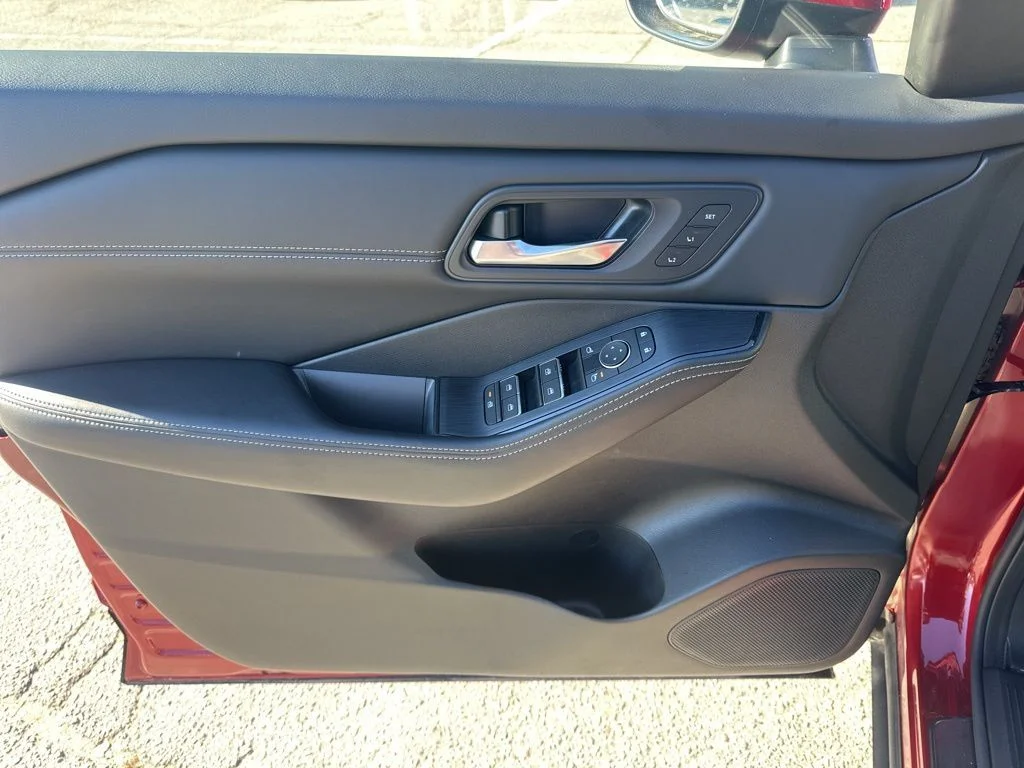 Used 2024 Red Nissan SL image 26