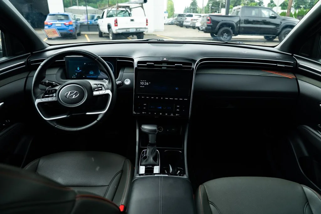 Used 2024 Green Hyundai Limited image 8